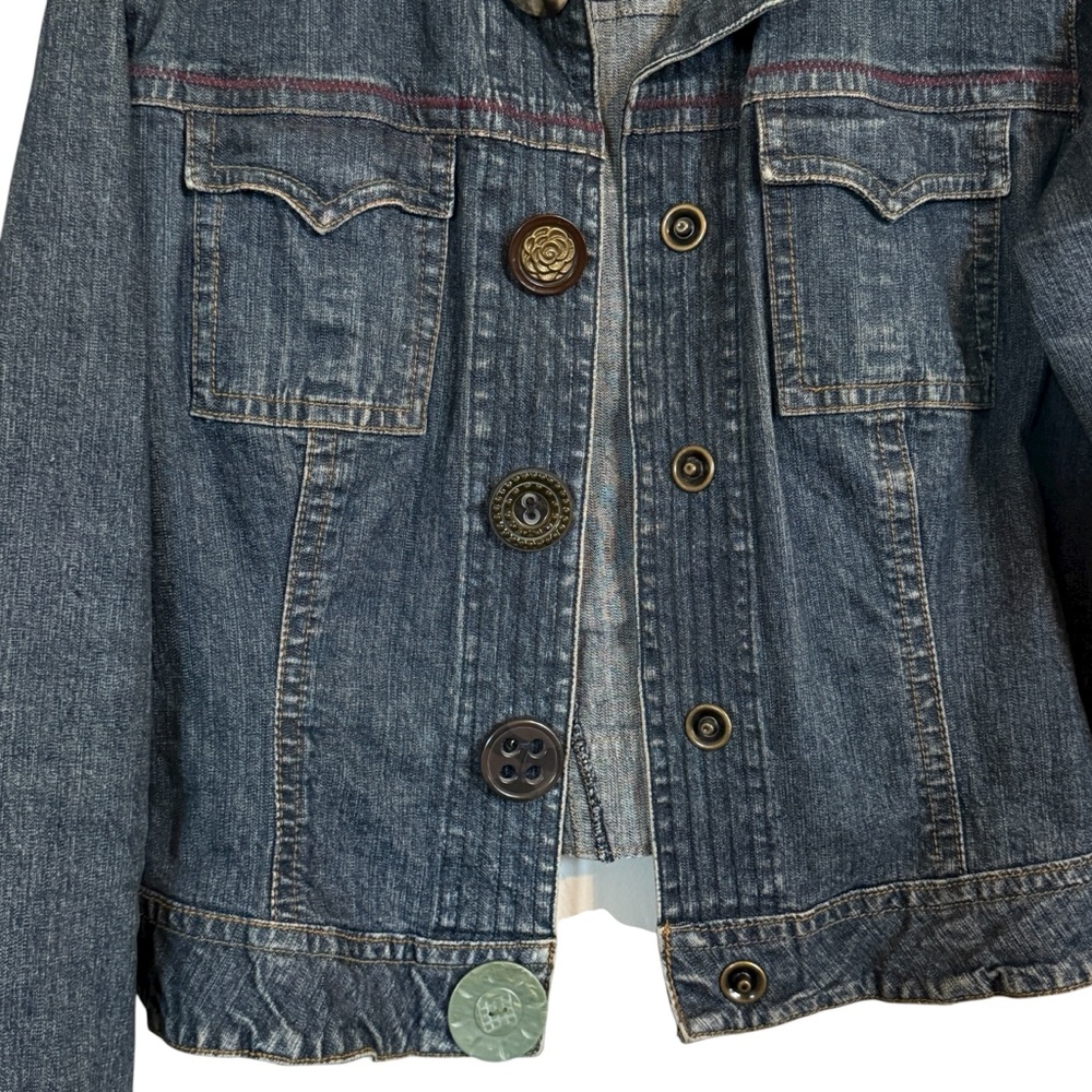 CAbi Artsy Jean Jacket with snap closures and unique Vintage Buttons Size M - Picture 4 of 13